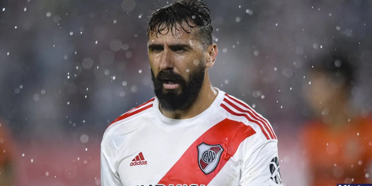 El delantero vuelve al país luego de su préstamo en el Feyenoord de Holanda.