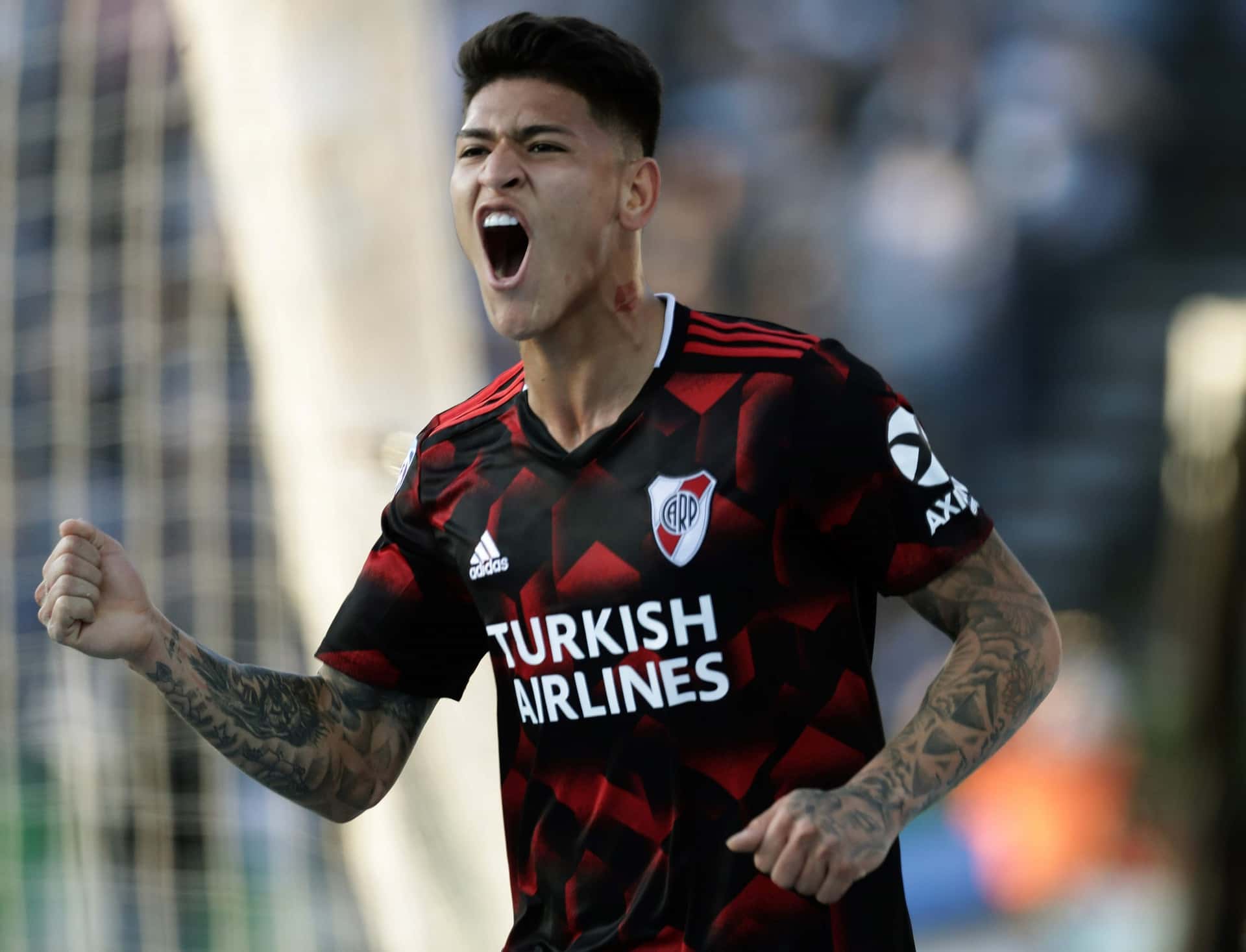 El diez de River Plate mostró cómo disfruta su tiempo libre en su tierra natal, junto a sus amigos.
