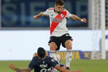 El director técnico del Millonario se acercó al juvenil tras la victoria en Córdoba.