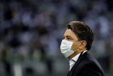 El director técnico se juntó con Brito y Patanian, quienes integran la fórmula oficialista para las elecciones de diciembre.