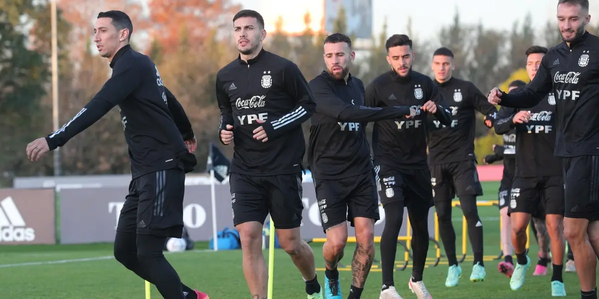 El director técnico ya probó con un once titular para el partido ante Chile.