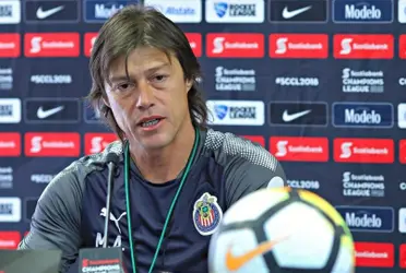 El DT argentino saldrá de San José y si bien su destino es incierto, todo indica que podría seguir en Chivas.