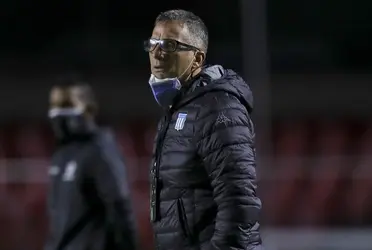 El DT de la Academia le bajó el pulgar a cuatro futbolistas que habían jugado la última temporada.