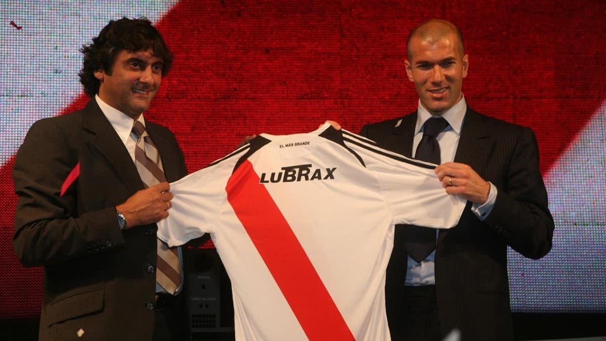 El DT de Real Madrid manifestó otra vez su admiración por el uruguayo.