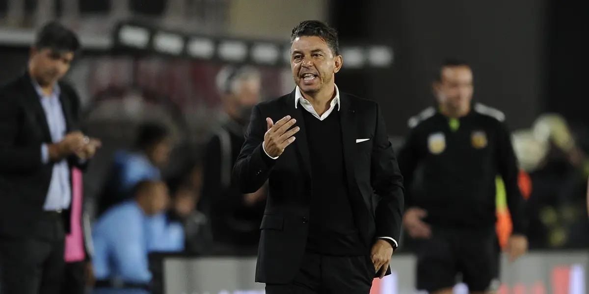 El DT de River no ocultó su fastidio ante el mal funcionamiento de su equipo y se enojó con Herrera por una mala resolución.