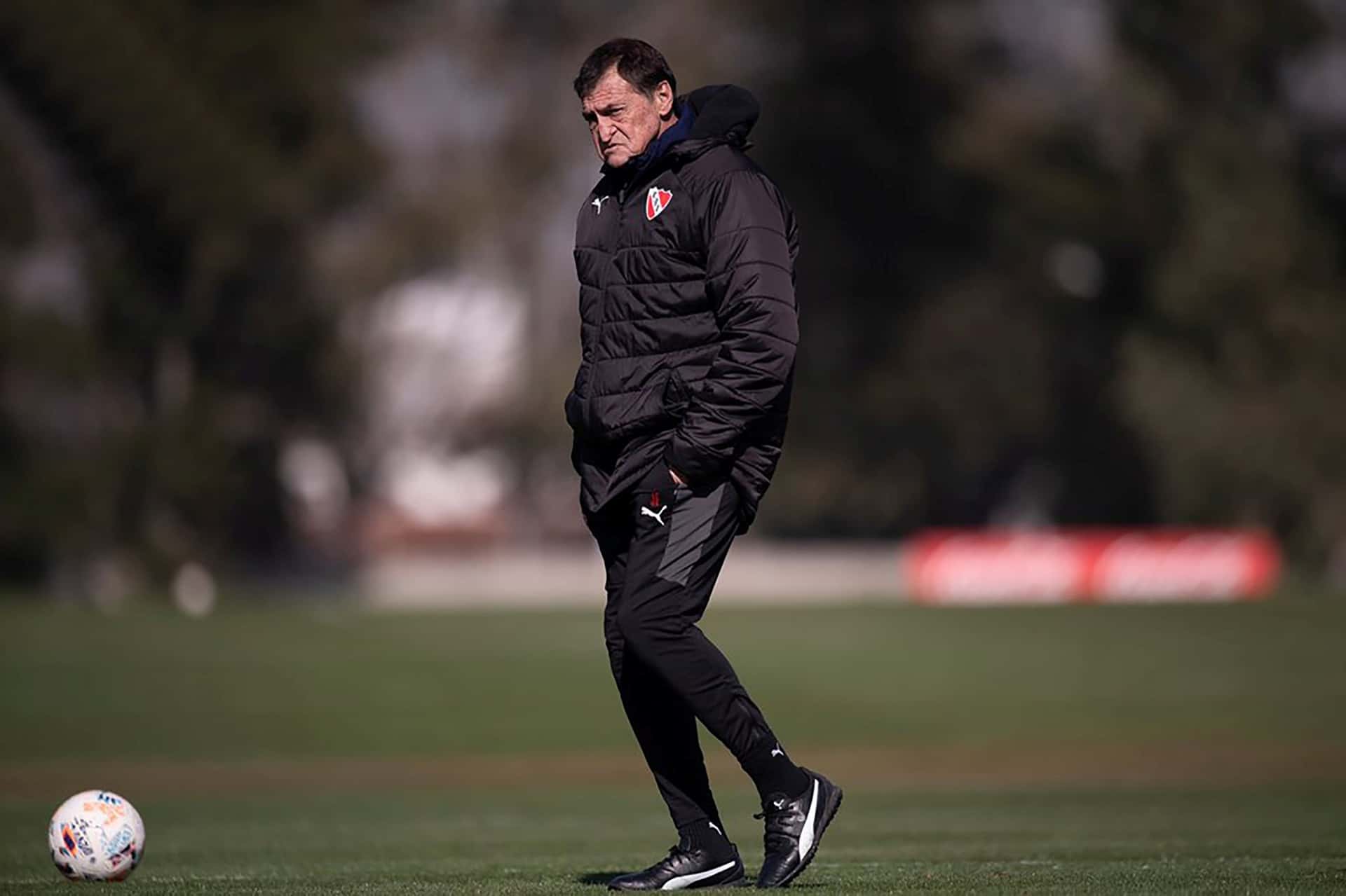 El Emperador no dirigió a Independiente en el triunfo ante Unión y preocupó a todos.