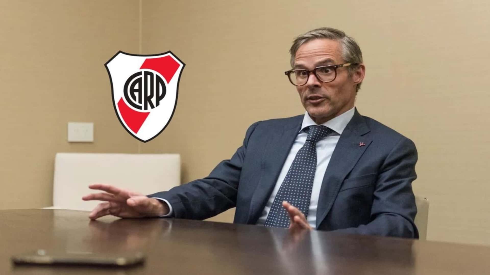 El empresario lo tentó con un ingreso en dólares y minutos