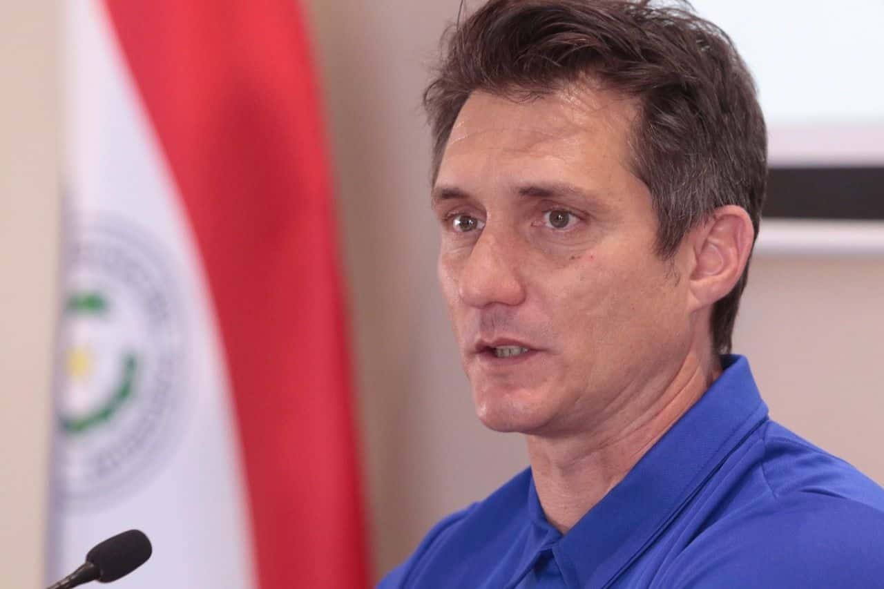 El entrenador de Paraguay aseguró que piensa en la Selección que dirige y que no está pendiente de lo que pase en el Xeneize.