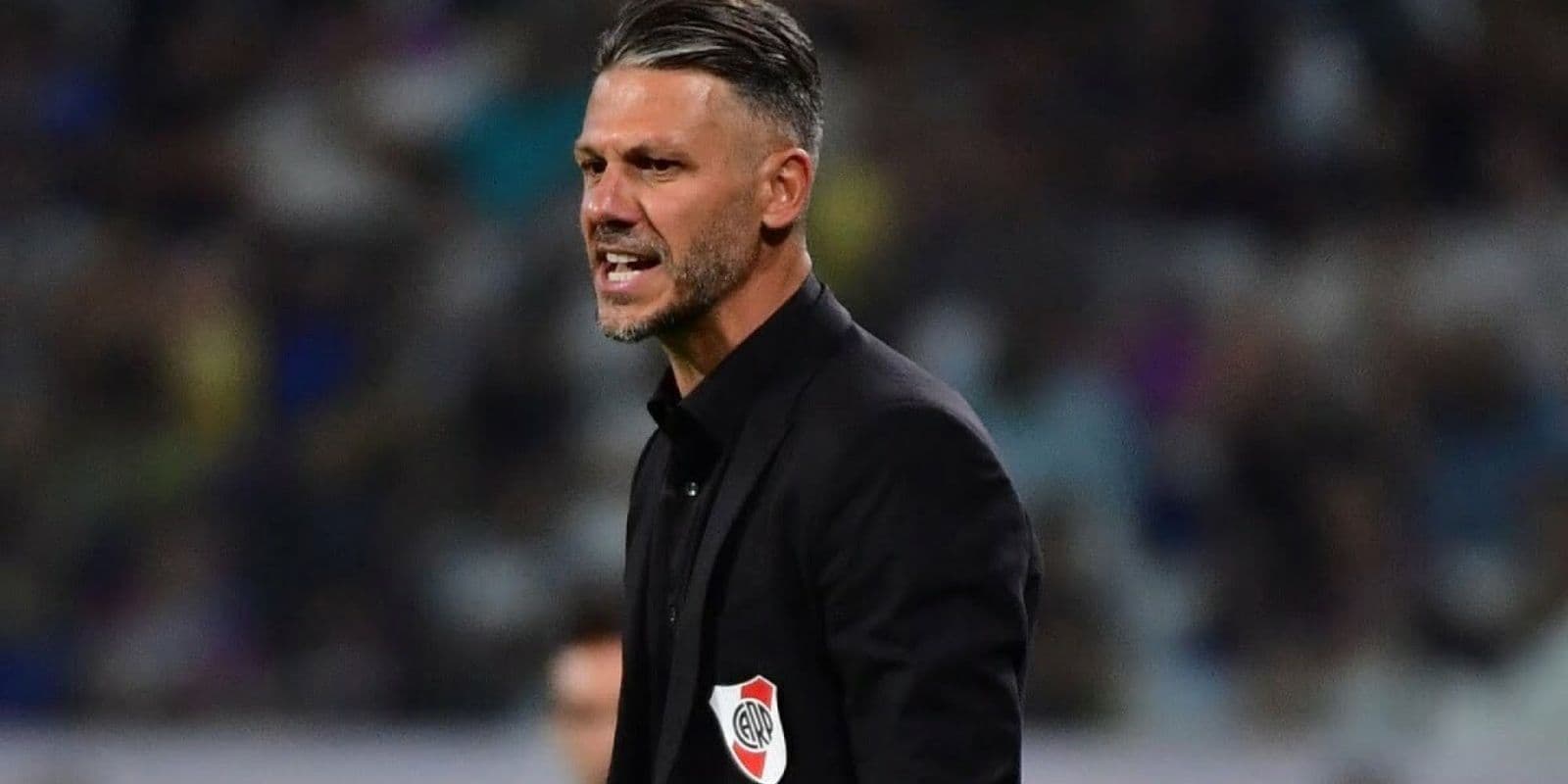El entrenador del Millonario sufrió su primera derrota al mando del equipo, y por eso decidió hacer algo que llama la atención.