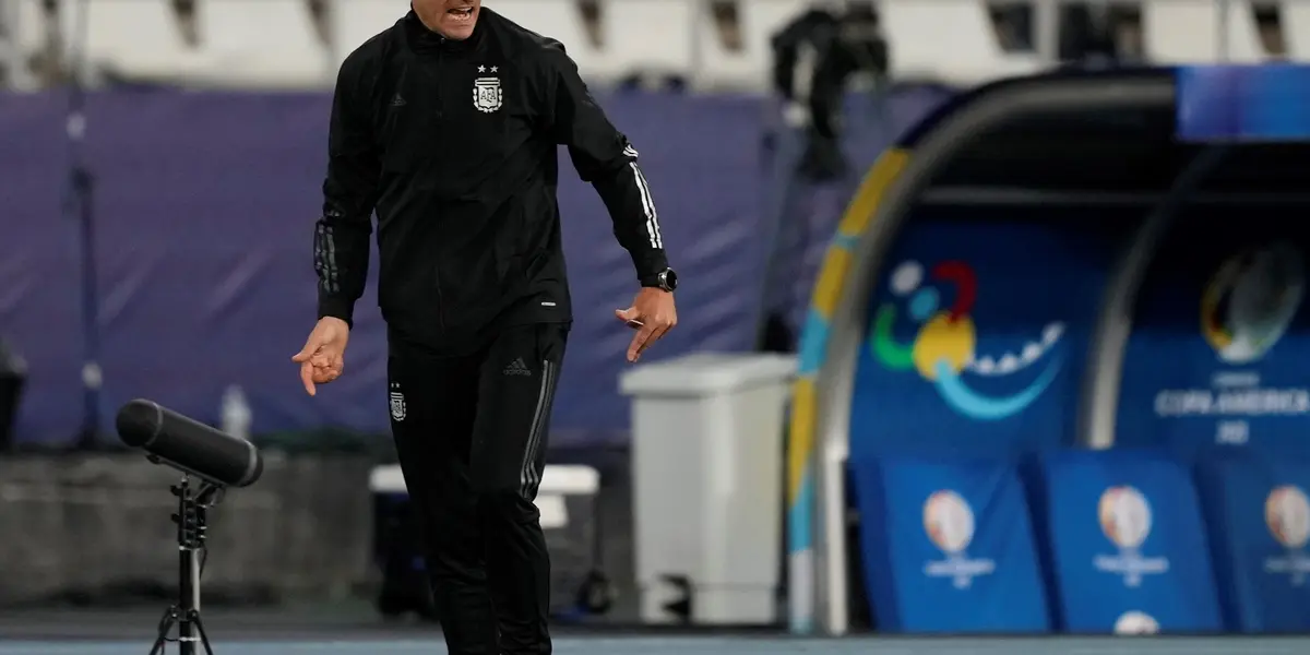 El entrenador del seleccionado nacional analiza variantes para la próxima fecha de la Copa América.