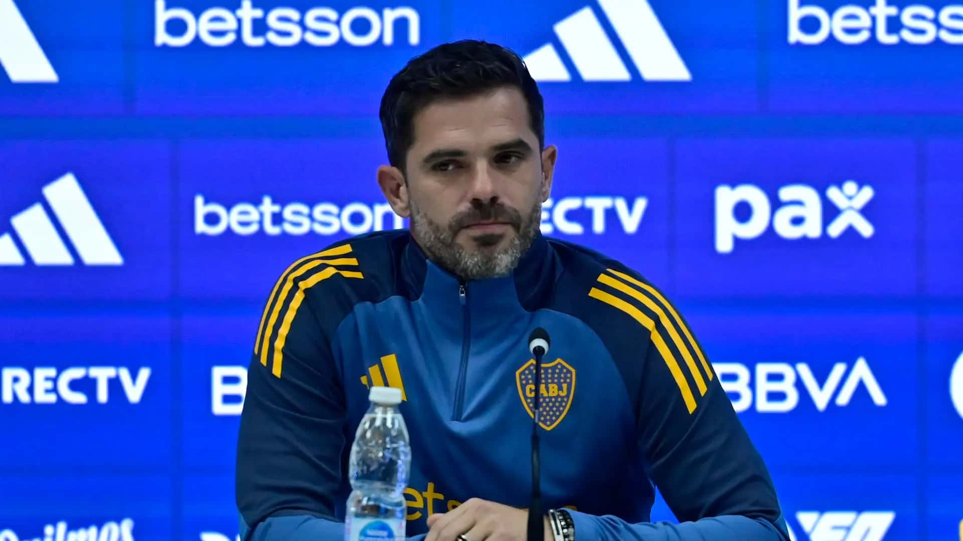 El entrenador del Xeneize está interesado en dos jugadores que ya dirigió.