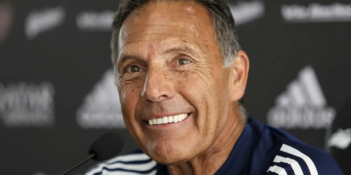 El entrenador del Xeneize ya analiza el mercado de pases que comienza a mediados de 2021.