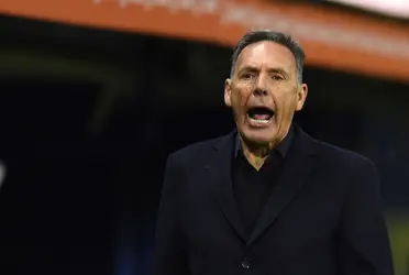 El entrenador dio detalles de sus charlas con Sebastián Battaglia y se refirió a su futuro como director técnico.