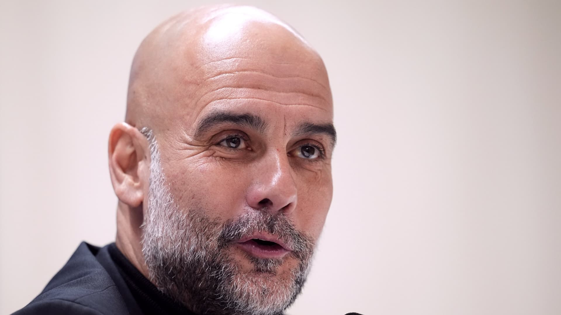 El entrenador español habló sobre el argentino y el portugués.