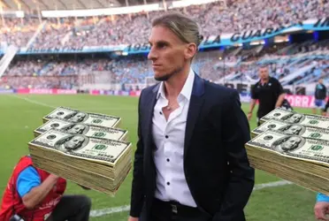 El entrenador está en la cuerda floja en España y ya fue contratado por la actual dirigencia de la Academia.