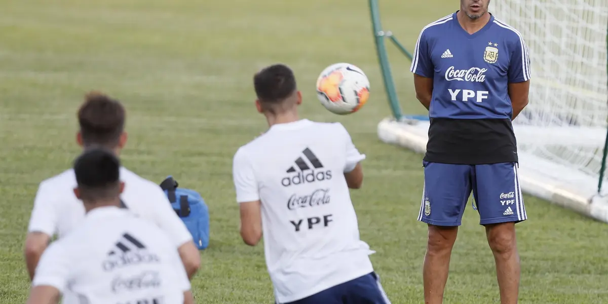 El entrenador Fernando Batista comunicó la nómina preliminar de 26 futbolistas convocados para Tokio 2021. 