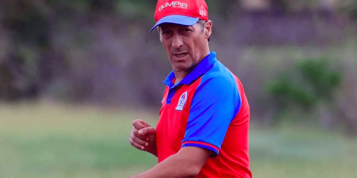 El entrenador recibió una mala noticia que le hizo cambiar parte de su agenda.