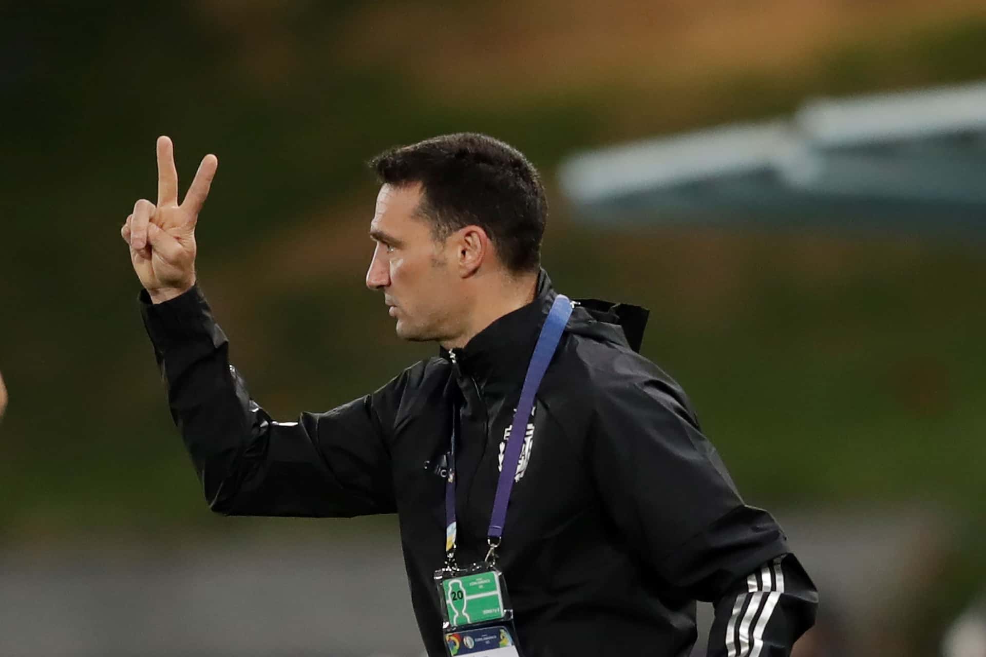 El entrenador trabaja en la lista de cara a la doble jornada de Eliminatorias Sudamericanas frente a Chile y Colombia.
