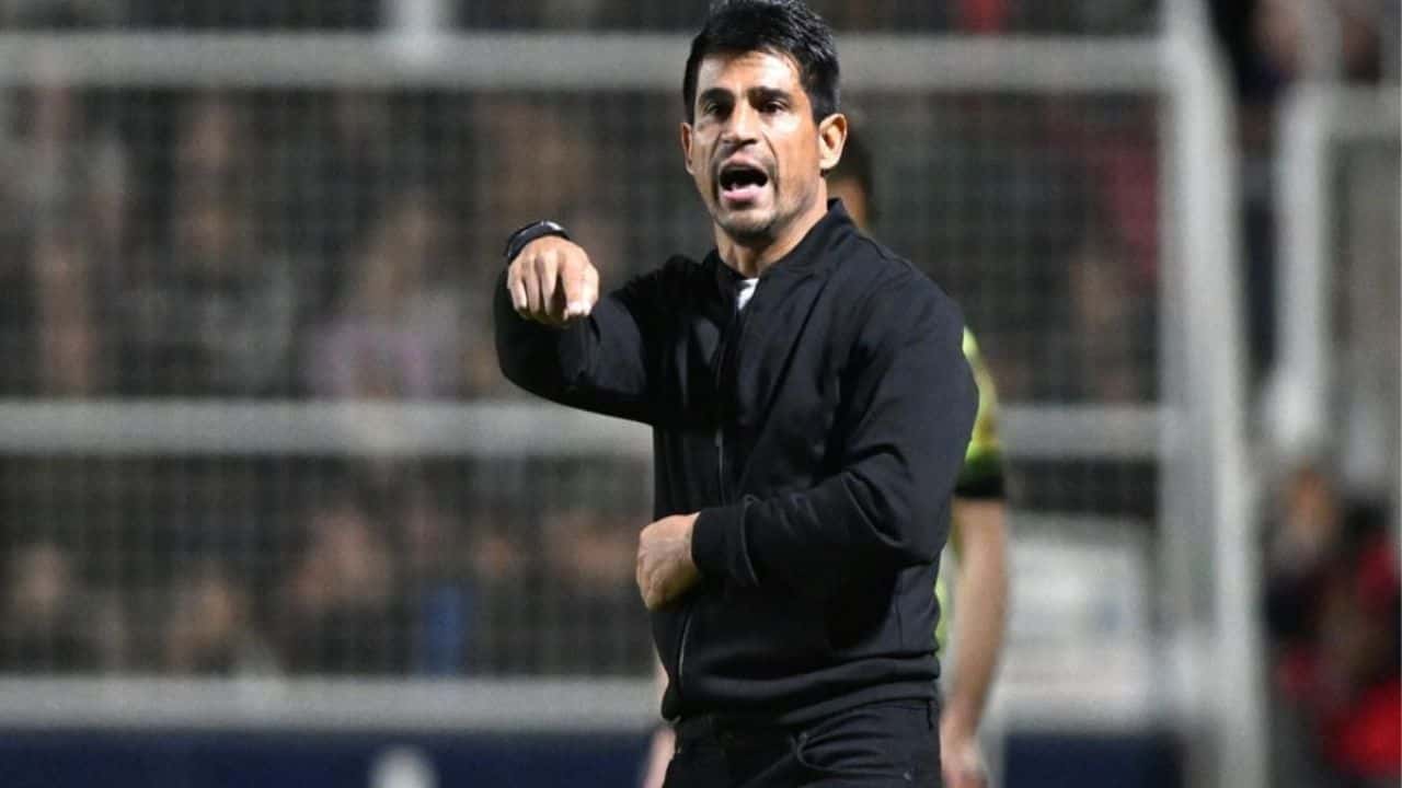 El entrenador Xeneize reveló lo que habló con sus dirigidos dentro del vestuario, una vez consumada su caída en Rosario.