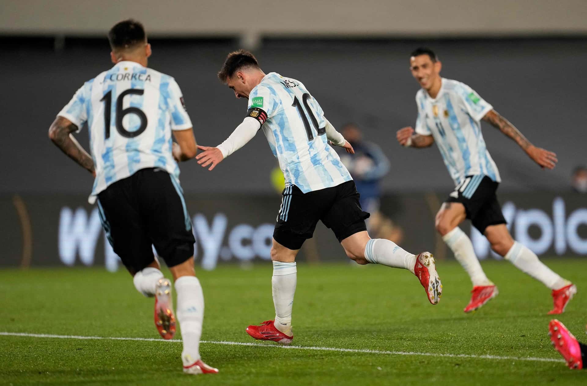 El equipo de Lionel Scaloni se impuso por 3-0 con un doblete de Lionel Messi.