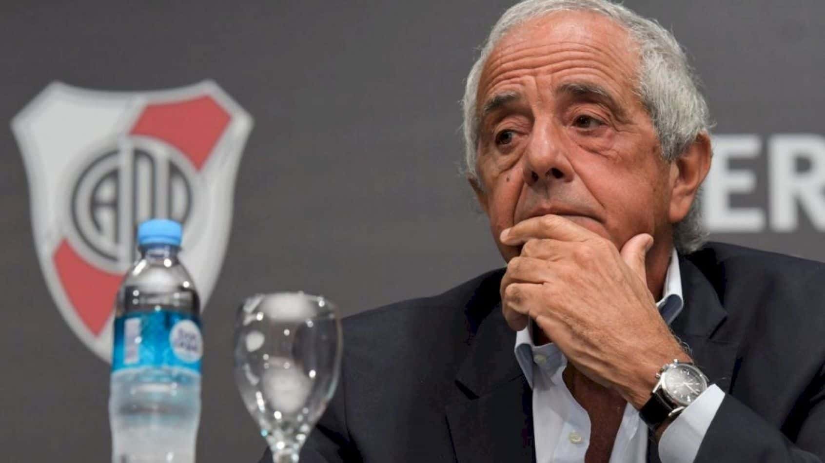 El equipo de Marcelo Gallardo deberá usar un jugador de campo en el arco ante Independiente Santa Fe por Copa Libertadores.