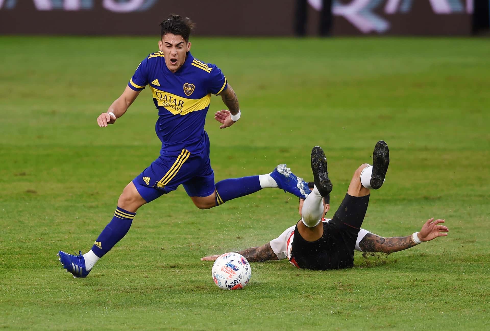 El equipo francés avanza en la negociación por el jugador del Xeneize.