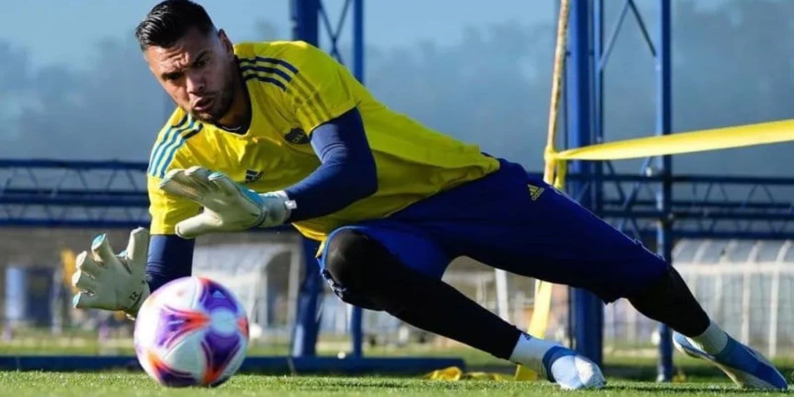El ex arquero de la Selección Argentina se había perdido los festejos de campeón por viajar. Este martes reapareció, ¿Qué hizo?