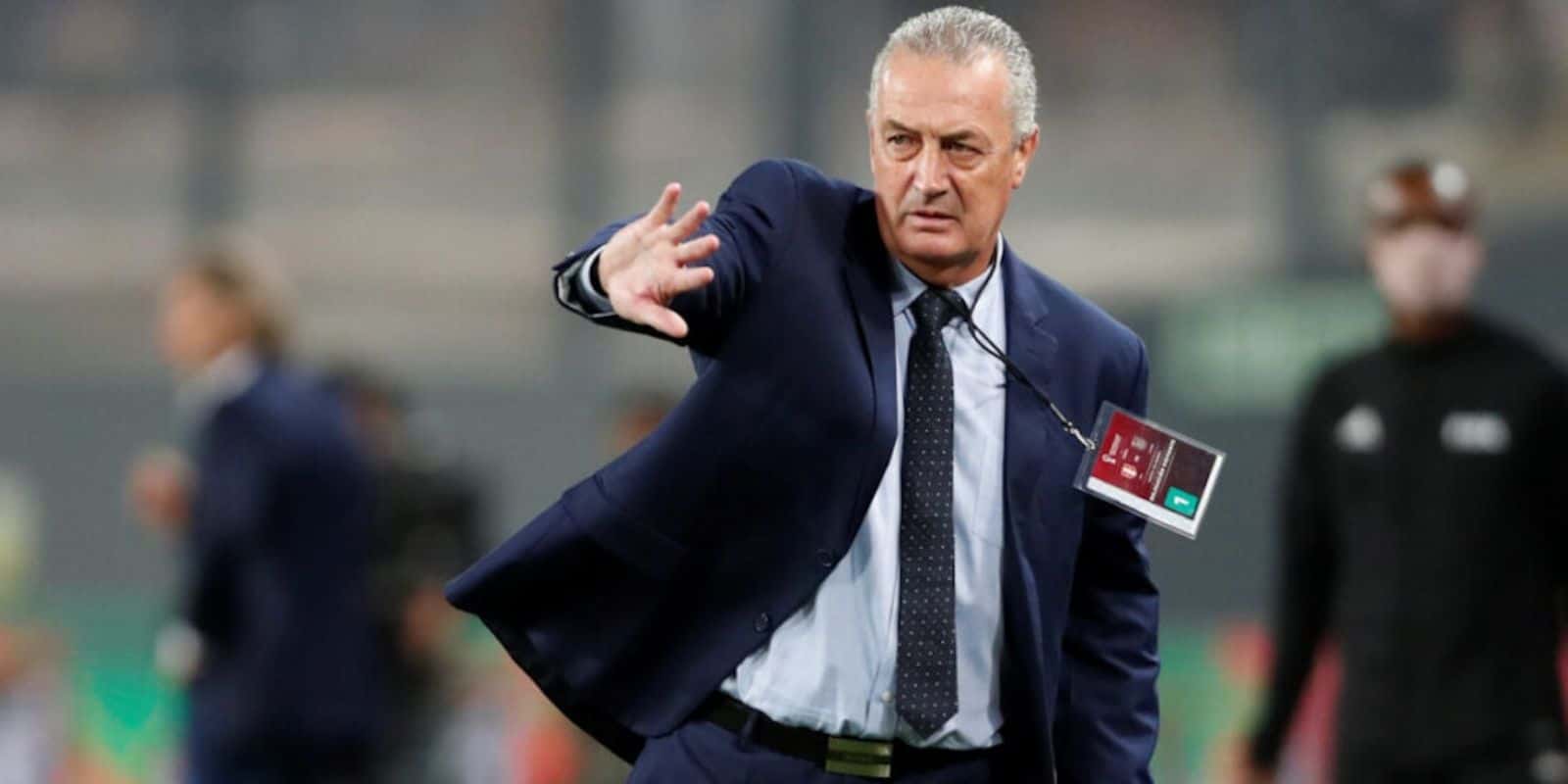 El ex D. T. de Boca no tomó el cargo en la Academia y está dirigiendo a la Selección de Costa Rica.