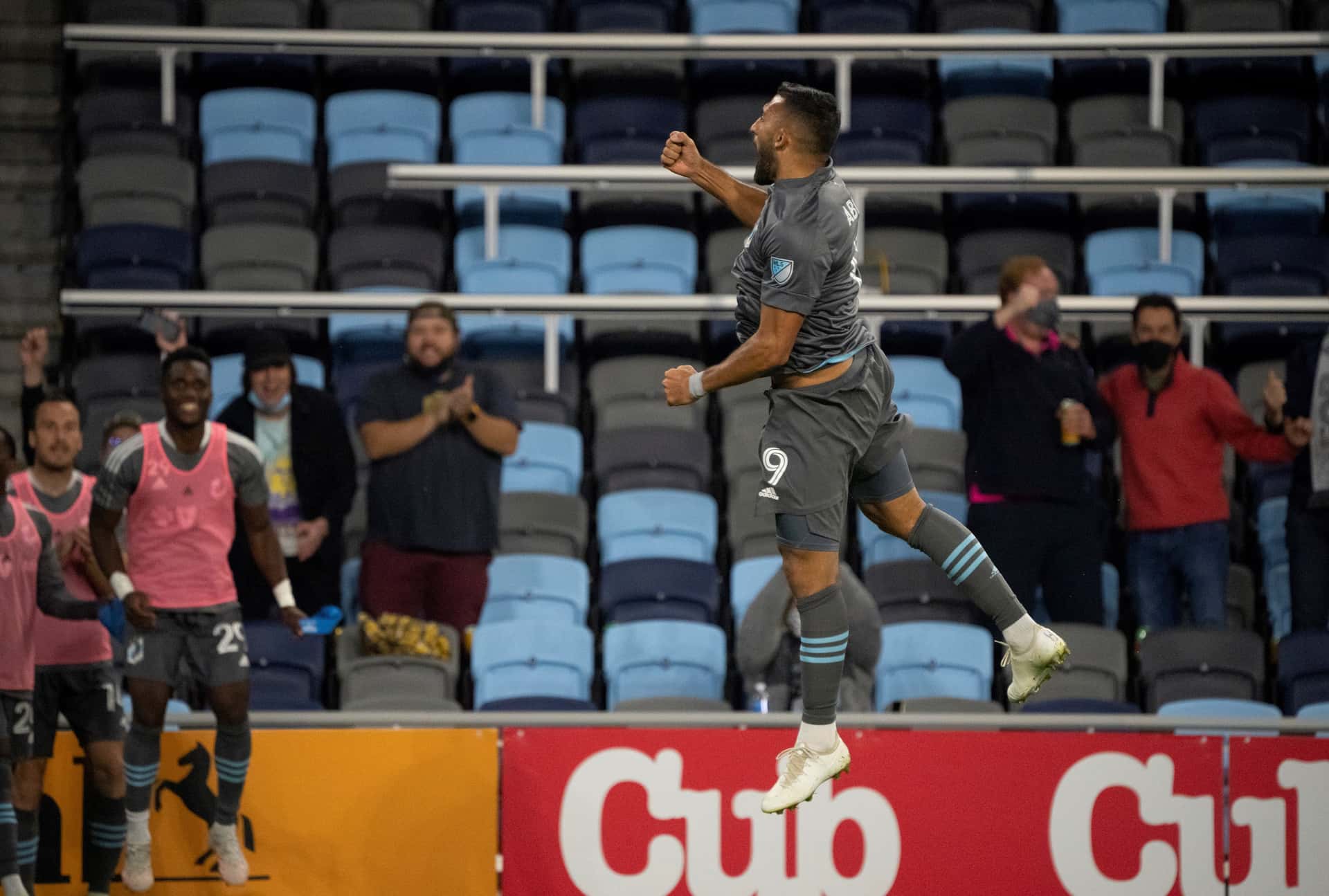 El ex delantero de Boca Juniors tuvo su bautismo en la redes en la Major League Soccer de Estados Unidos.