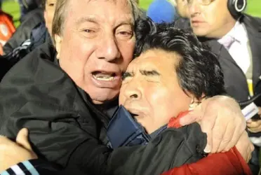 El ex entrenador campeón del mundo en 1986 aún desconoce la muerte de Pelusa.