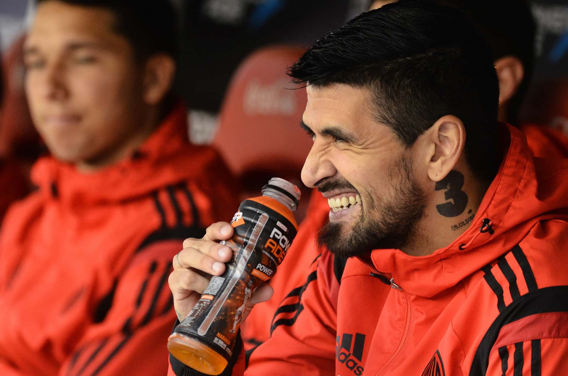 El ex futbolista contó cuáles son las únicas dos casacas del Millonario que Riquelme tiene guardadas.