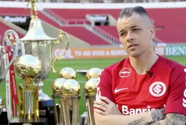 El ex futbolista de River Plate podría abandonar el equipo brasileño.