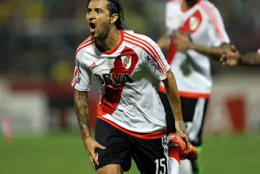 El ex jugador del Millonario apoyó al colombiano, que atraviesa un presente irregular en el club.