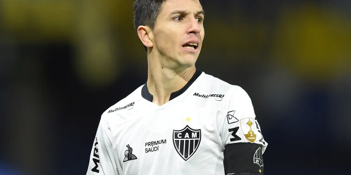 El ex mediocampista del Millonario insistió al árbitro para que no reanudara el partido y revisara la jugada.