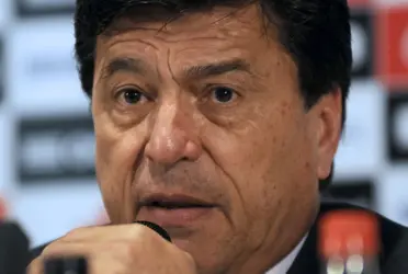 El ex presidente del Millonario se ofendió por no haber participado del emotivo video que difundió la institución.