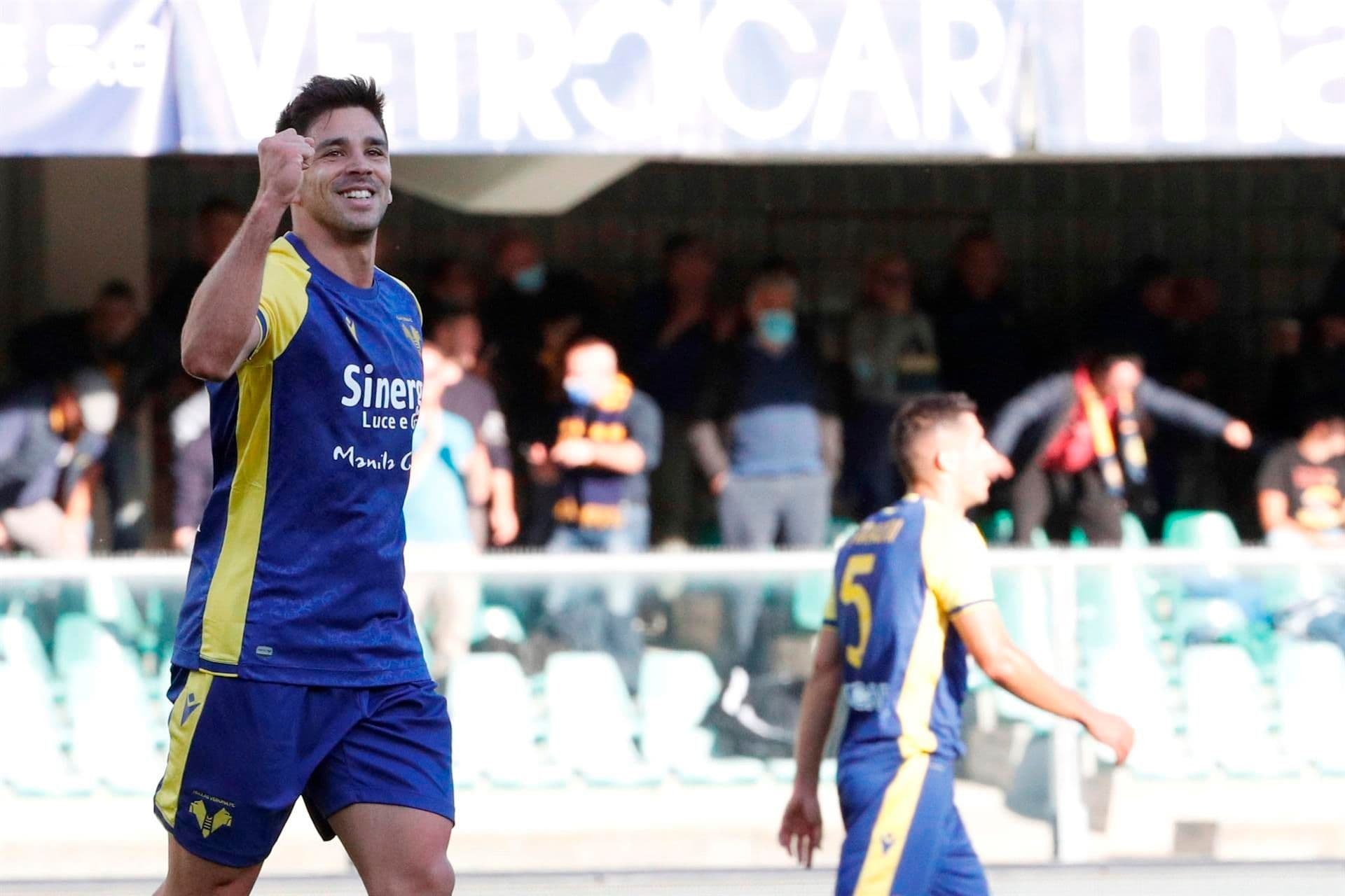 El ex River Plate marcó cuatro veces en uno de los mejores partidos de su carrera para darle el triunfo al Hellas Verona ante Lazio por 4 a 1.