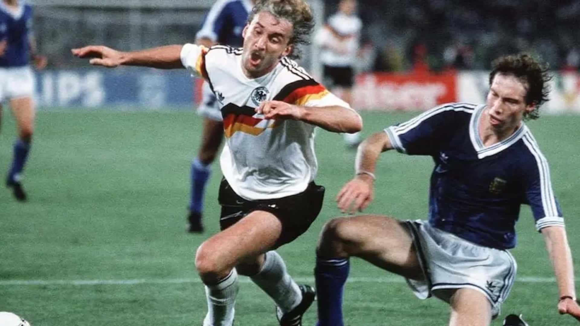 El exdefensor de la Selección Argentina habló sobre aquel penal en la final de la Copa del Mundo de Italia 1990 ante Alemania.
