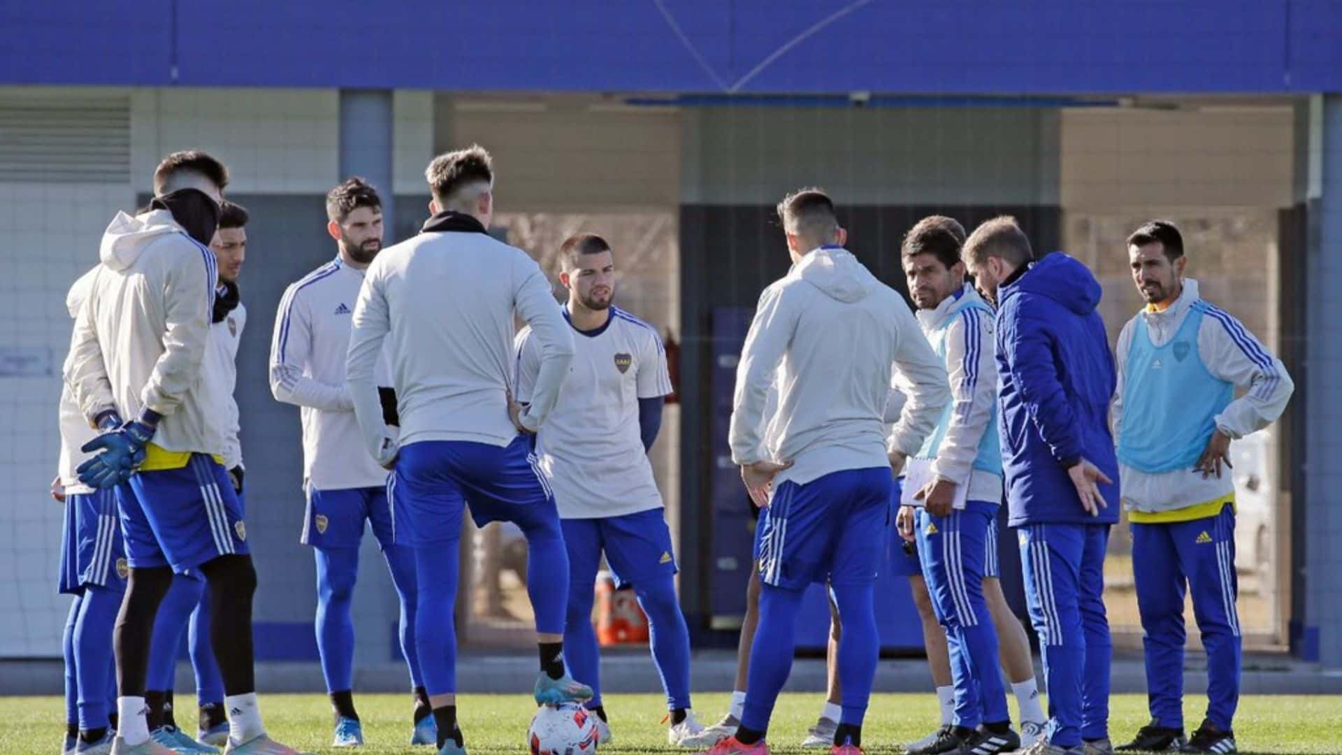 El exfutbolista arrancó de forma interina tras la salida de Battaglia.