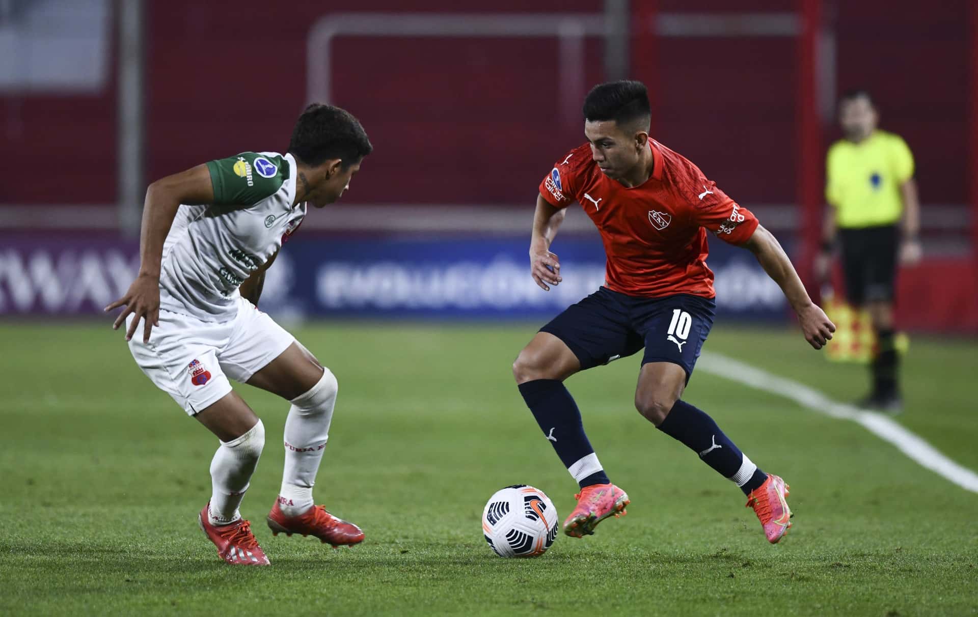 El fútbol argentino siempre fue de lo más vistoso para los equipos de Europa y año tras año surgen nuevos futbolistas que se destacan en sus clubes y son vendidos a distintas partes del mundo, actualmente ¿Quiénes son los 15 futbolistas más valiosos del campeonato? Toda la información acá.