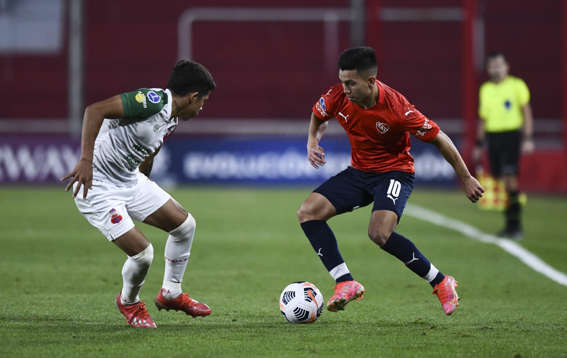 El fútbol argentino siempre fue de lo más vistoso para los equipos de Europa y año tras año surgen nuevos futbolistas que se destacan en sus clubes y son vendidos a distintas partes del mundo, actualmente ¿Quiénes son los 15 futbolistas más valiosos del campeonato? Toda la información acá.