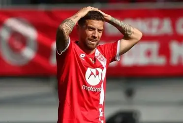 El futbolista argentino no podrá volver a jugar ni entrenarse con su equipo por dos años.