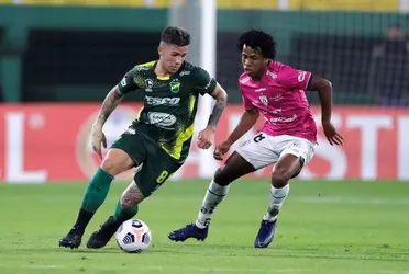 El futbolista busca facilitar su salida de Defensa y Justicia.