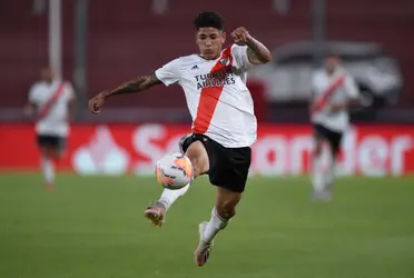 El futbolista colombiano es resistido por la hinchada luego de varios partidos en un bajo rendimiento. 