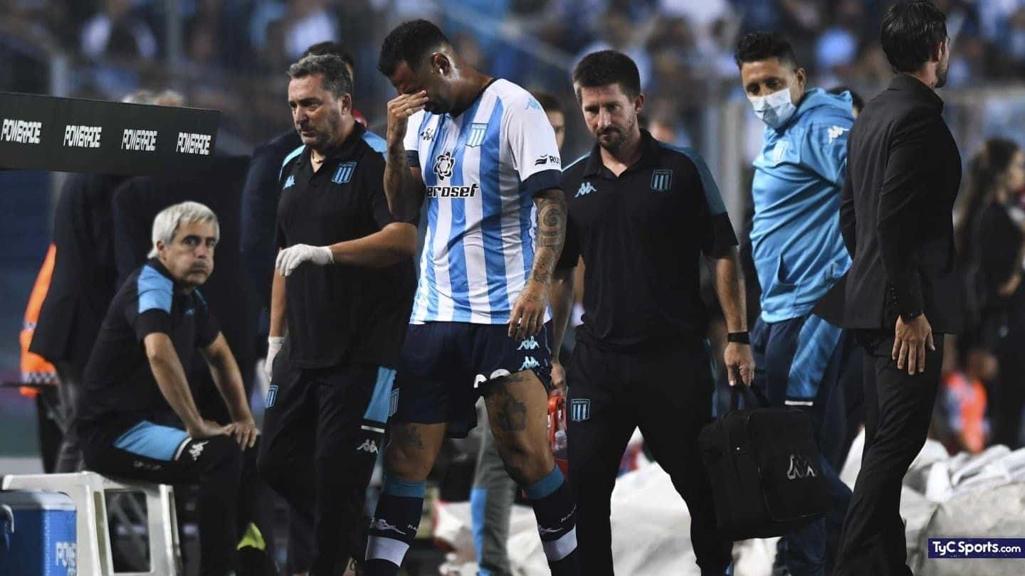 El futbolista colombiano se fue lesionado el sábado ante Talleres y se expresó en su cuenta personal de Instagram.