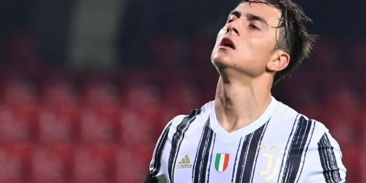 El futbolista de la Juventus cambió su corte de pelo y no tardaron en aparecer memes en als redes.