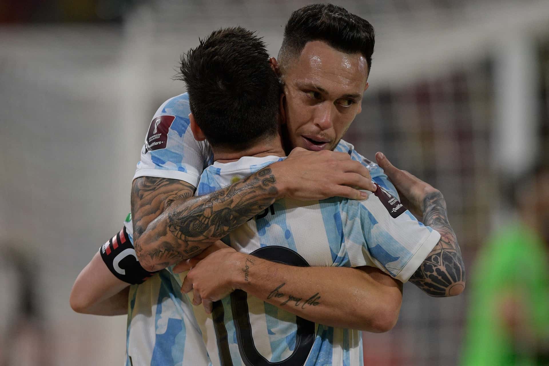 El futbolista del Sevilla compartió plantel con Leo en la Selección Argentina.