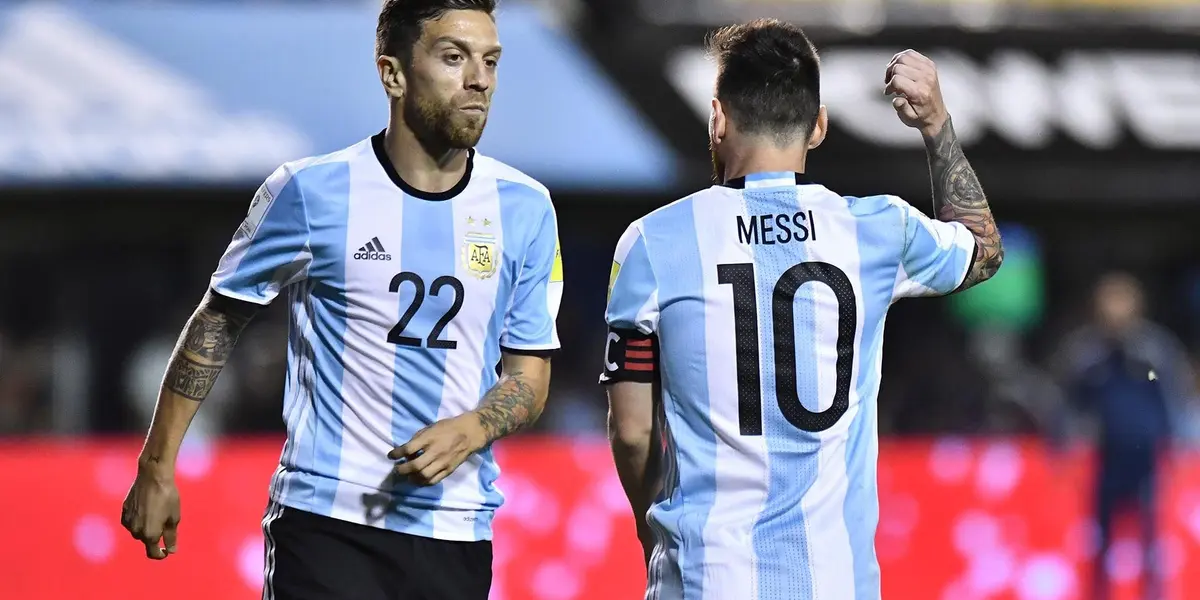 El futbolista del sevilla habló de la Selección argentina y le hizo un pedido a su capitán en el conjunto nacional. 