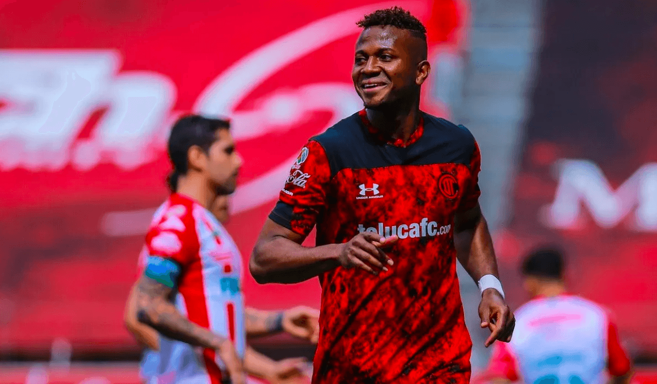 El futbolista ecuatoriano es del paladar de Román y siempre estuvo interesado en su contratación.