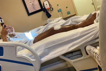 El futbolista fue intervenido por su fractura de tibia y peroné y salió todo bien, pero después existió una complicación.