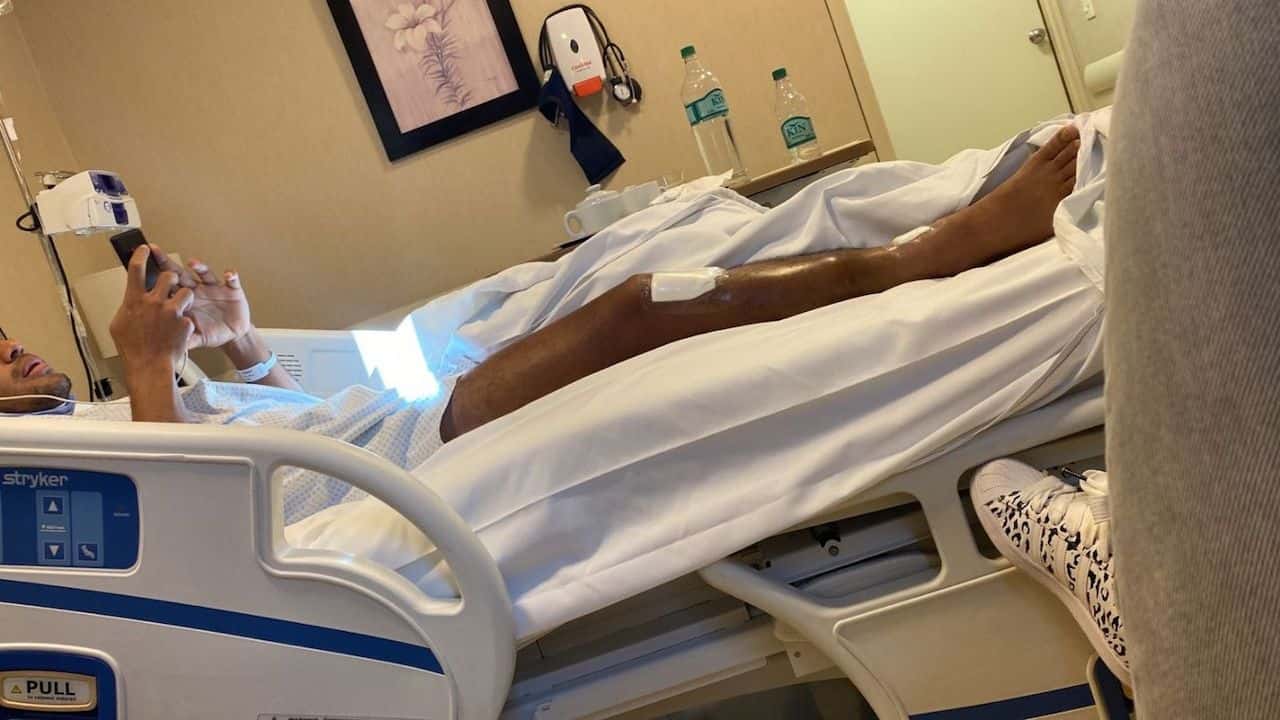 El futbolista fue intervenido por su fractura de tibia y peroné y salió todo bien, pero después existió una complicación.